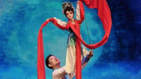 广东木偶戏走进新疆 谱写民族一家亲的当代华章