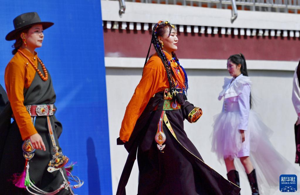 西藏：职业技能大赛展风采