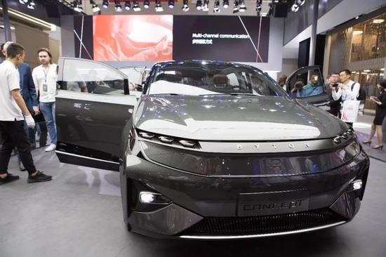 拜腾汽车在2018年北京车展。摄影：邓攀