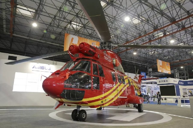 国内首架H215直升机亮相天津直博会