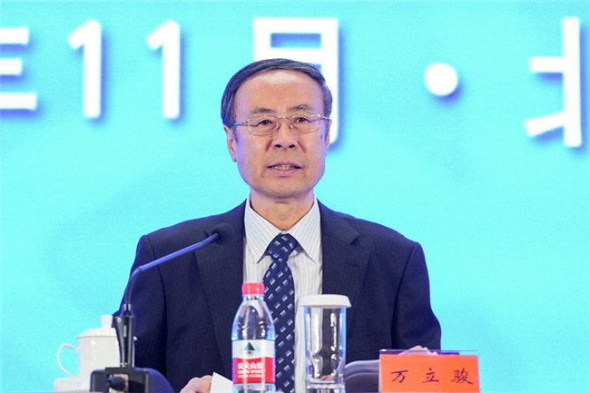 中国侨联党组书记、主席万立骏出席会议并讲话。（图片由中国侨联提供）